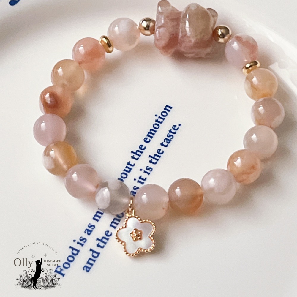【Olly】設計款【春櫻小熊】粉櫻花瑪瑙 深海珠貝小花 彈性手鍊 設計手鍊-細節圖7