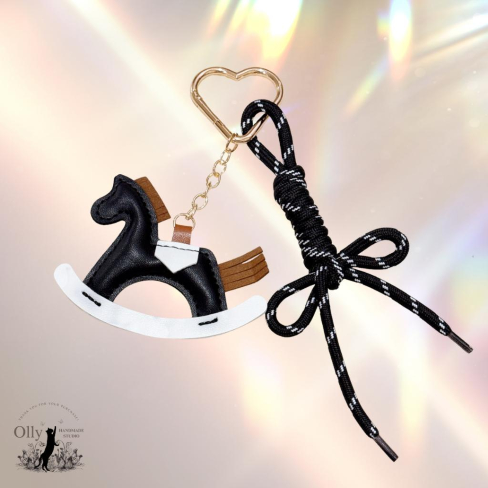 【Olly】Little Rider Pony 搖搖小馬吊飾 皮質鑰匙圈 包掛 耶誕節 交換禮物 聖誕禮物 生日禮物 馬-細節圖2