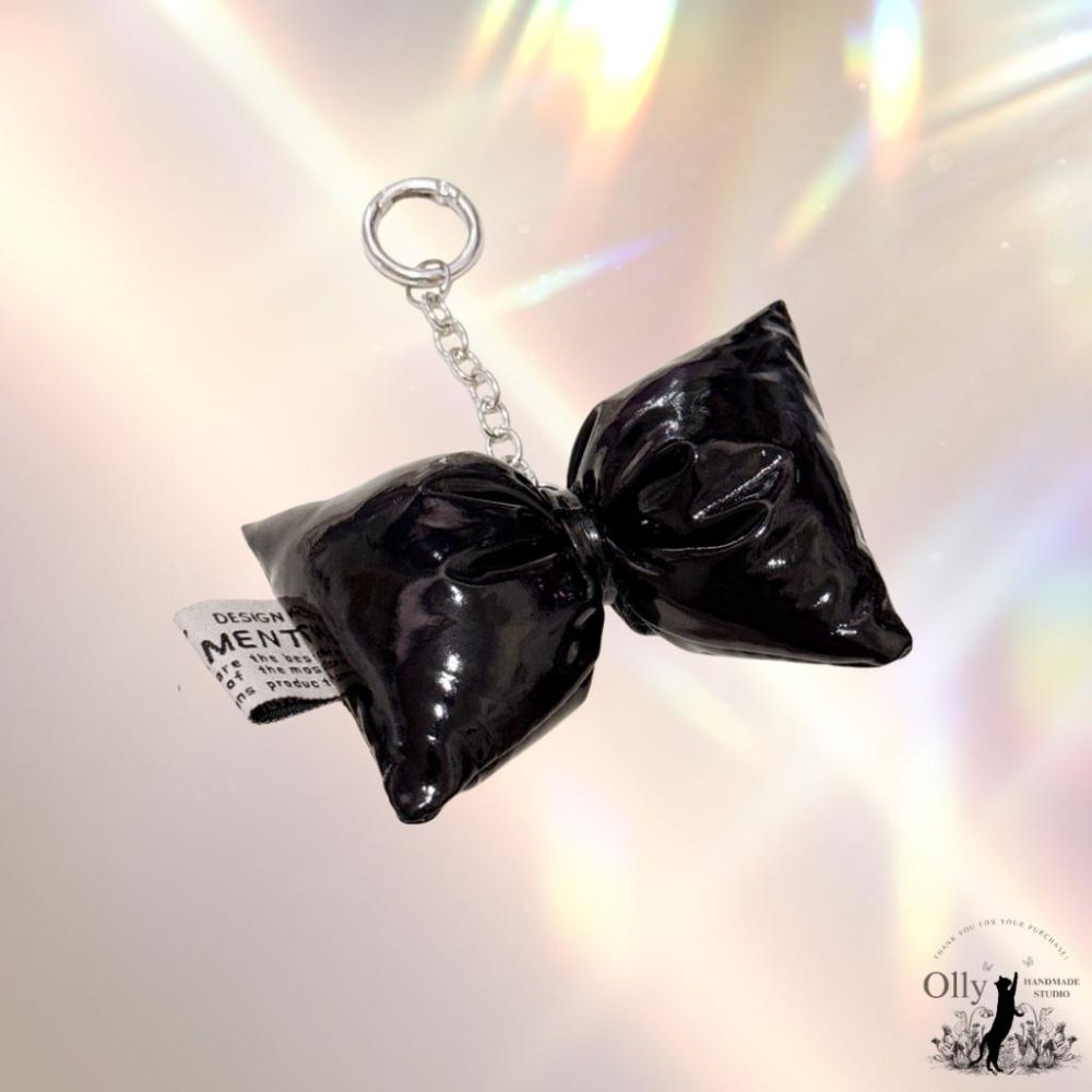 【Olly】Soft Cloud Bow 🎀 霧光雲朵蓬鬆感大蝴蝶結吊飾 鑰匙圈 包掛 聖誕節 生日禮物 交換禮物-細節圖2