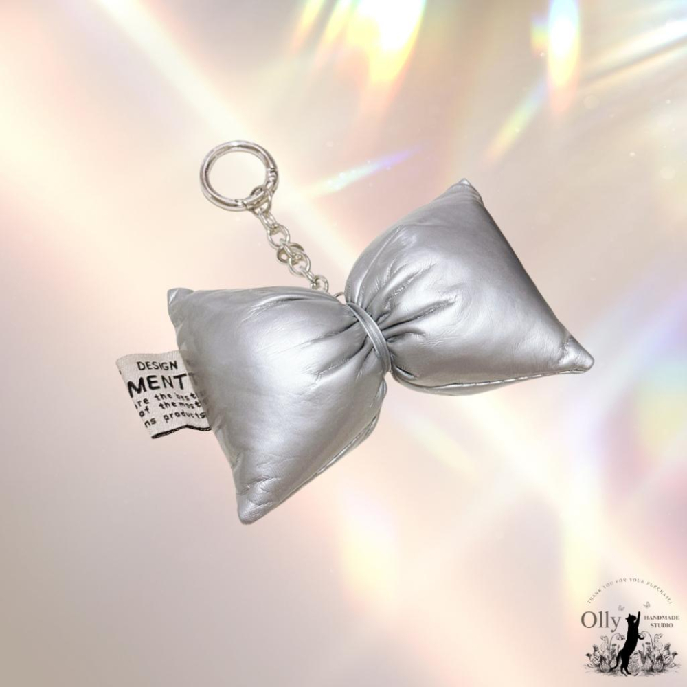 【Olly】Soft Cloud Bow 🎀 霧光雲朵蓬鬆感大蝴蝶結吊飾 鑰匙圈 包掛 聖誕節 生日禮物 交換禮物-細節圖3
