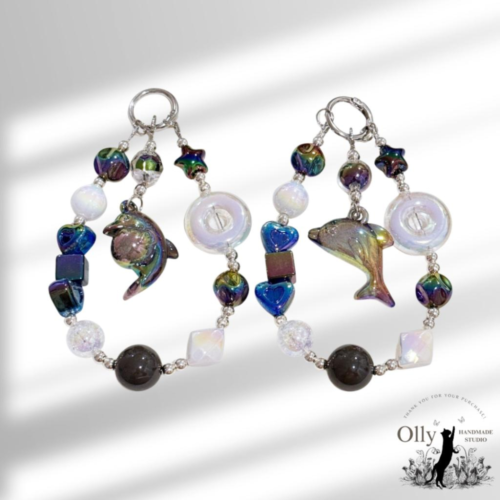 【Olly】幻彩黑白串珠掛飾🐬手機掛鏈 吊飾 包掛 鑰匙圈 聖誕禮物 交換禮物 生日禮物 手腕鏈 掛繩 車掛-細節圖2