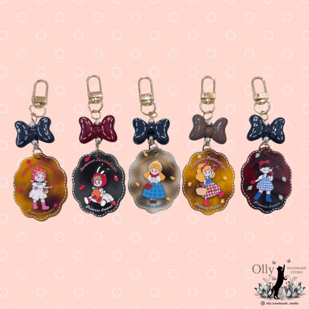 【Olly】復古童話女孩 立體蝴蝶結 吊飾 立體吊飾 生日禮物 交換禮物 鑰匙圈 壓克力 復古風 琥珀色壓克力 包掛-細節圖2