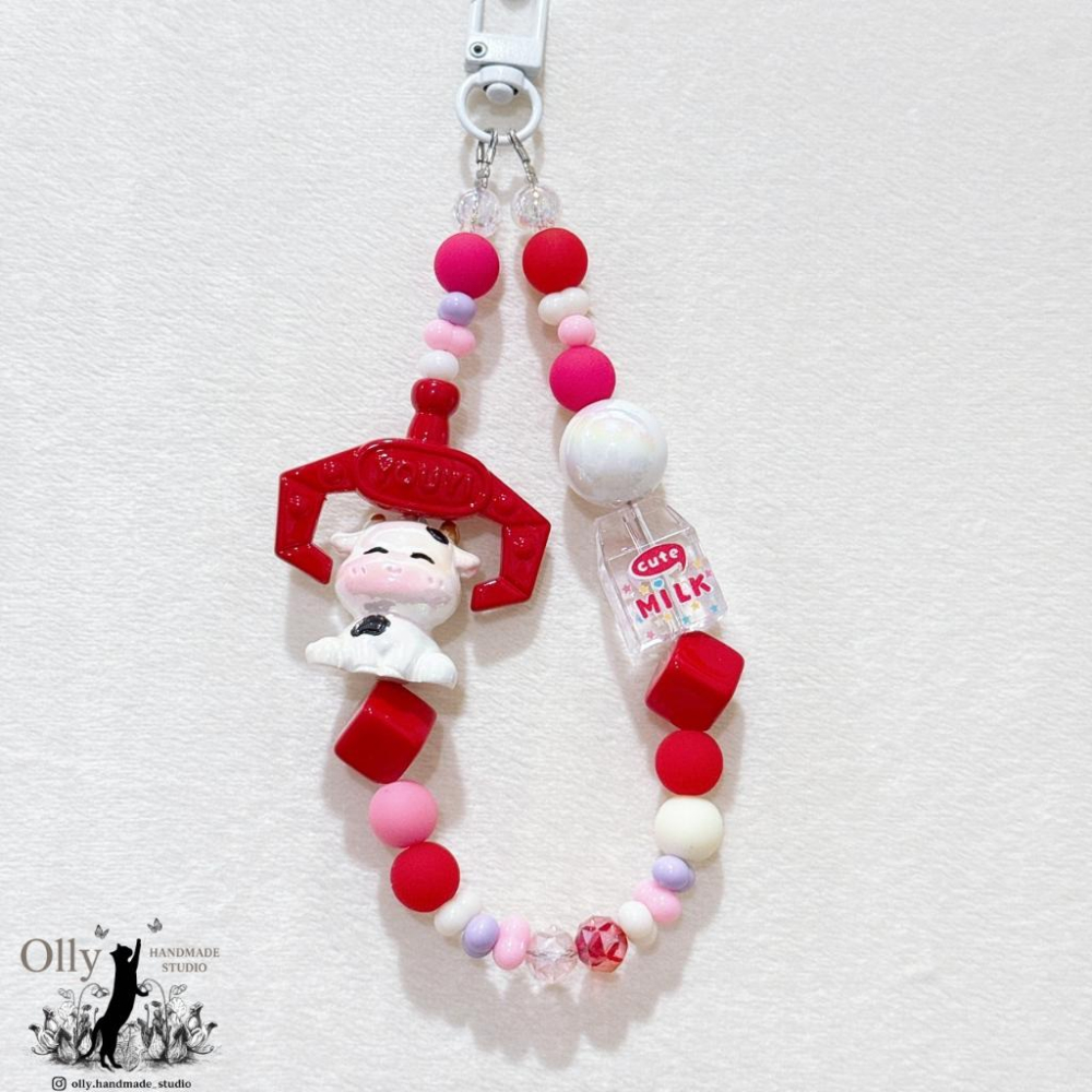 【Olly】奶牛夾心機 手機掛鍊 包掛 鑰匙扣 乳牛 牛奶瓶 夾娃娃 防摔防掉落吊飾 生日禮物 閨蜜禮物 交換禮物-細節圖4