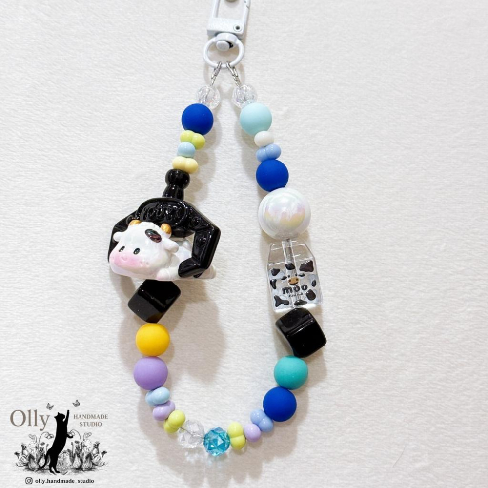 【Olly】奶牛夾心機 手機掛鍊 包掛 鑰匙扣 乳牛 牛奶瓶 夾娃娃 防摔防掉落吊飾 生日禮物 閨蜜禮物 交換禮物-細節圖9