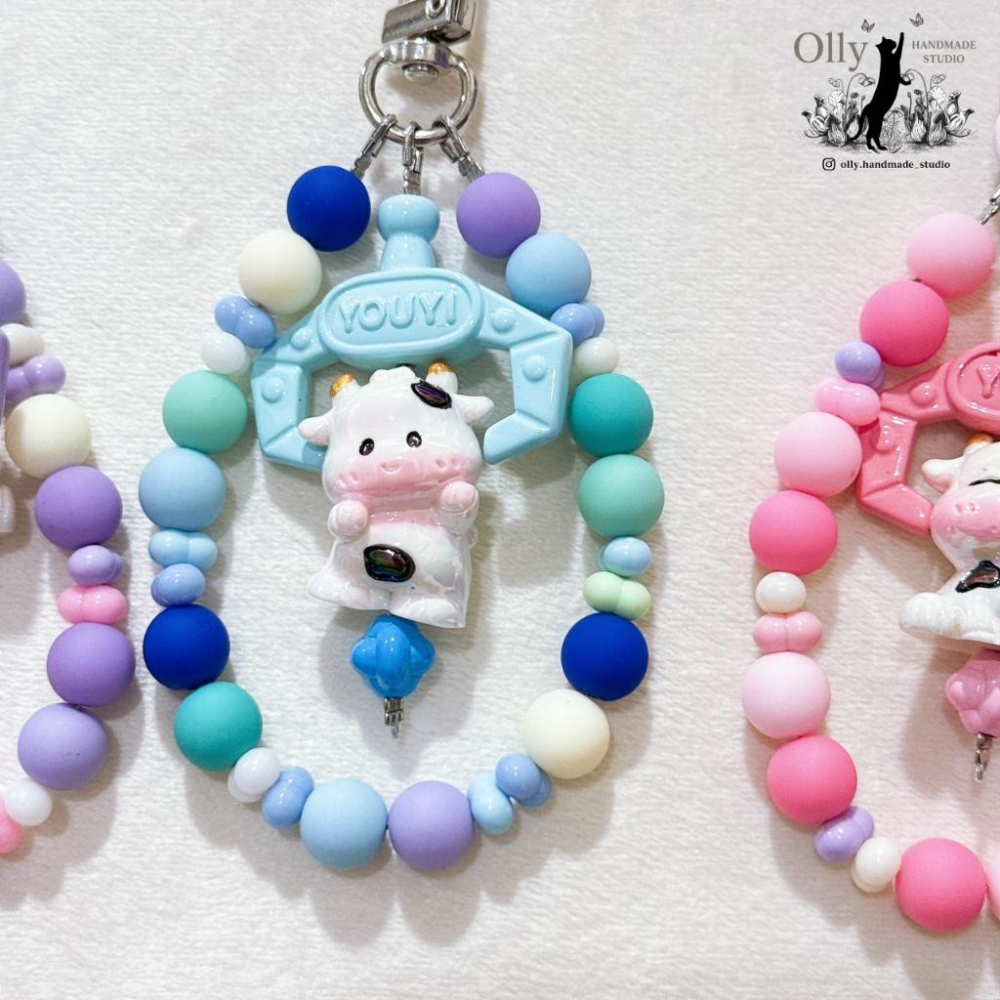 【Olly】奶牛夾心機 鑰匙圈  吊飾 門扣 包掛 乳牛 繽紛 生日禮物 閨蜜禮物 交換禮物 掛飾 生肖-細節圖3