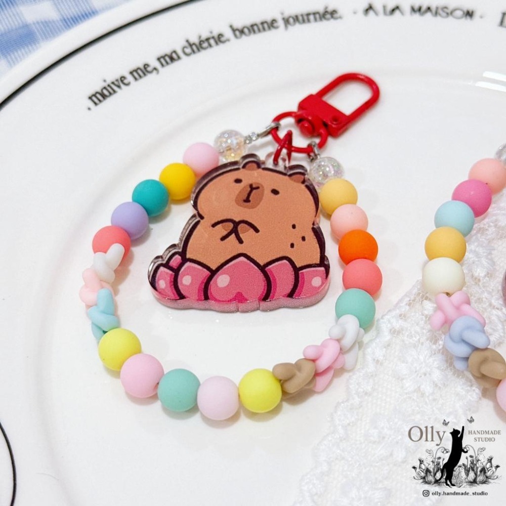 【Olly】馬卡龍甜甜圈水豚 吊飾 卡皮巴拉 鑰匙圈 包掛 扭蛋機 蓮花 生日禮物 閨蜜禮物 交換禮物-細節圖2
