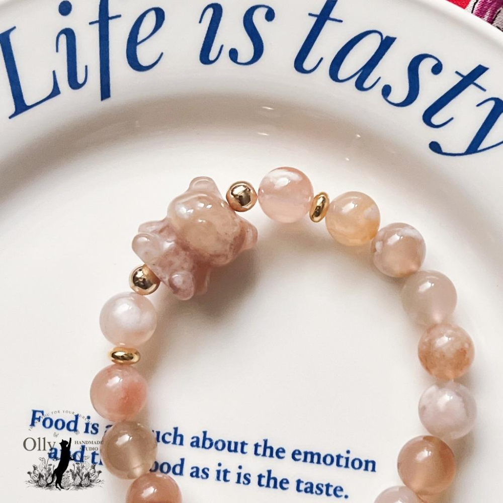 【Olly】設計款【春櫻小熊】粉櫻花瑪瑙 深海珠貝小花 彈性手鍊 設計手鍊 手串 情人節 母親節 生日禮 交換禮物-細節圖8