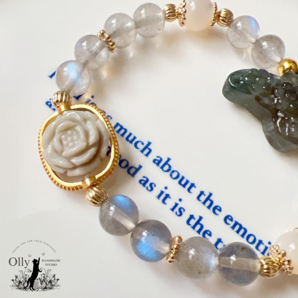 【Olly】設計款【花舞蝶影】拉長石 魔鬼藍 灰拉長石 阿拉善玫瑰 彈性手鍊 水晶手串 情人節 母親節 閨蜜 生日禮物-細節圖3