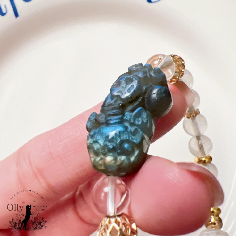 【Olly】設計款【貔貅】拉長石 魔鬼藍 灰拉長石 白水晶回紋珠 彈性手鍊 水晶手串 情人節 母親節 閨蜜 生日禮物-細節圖6