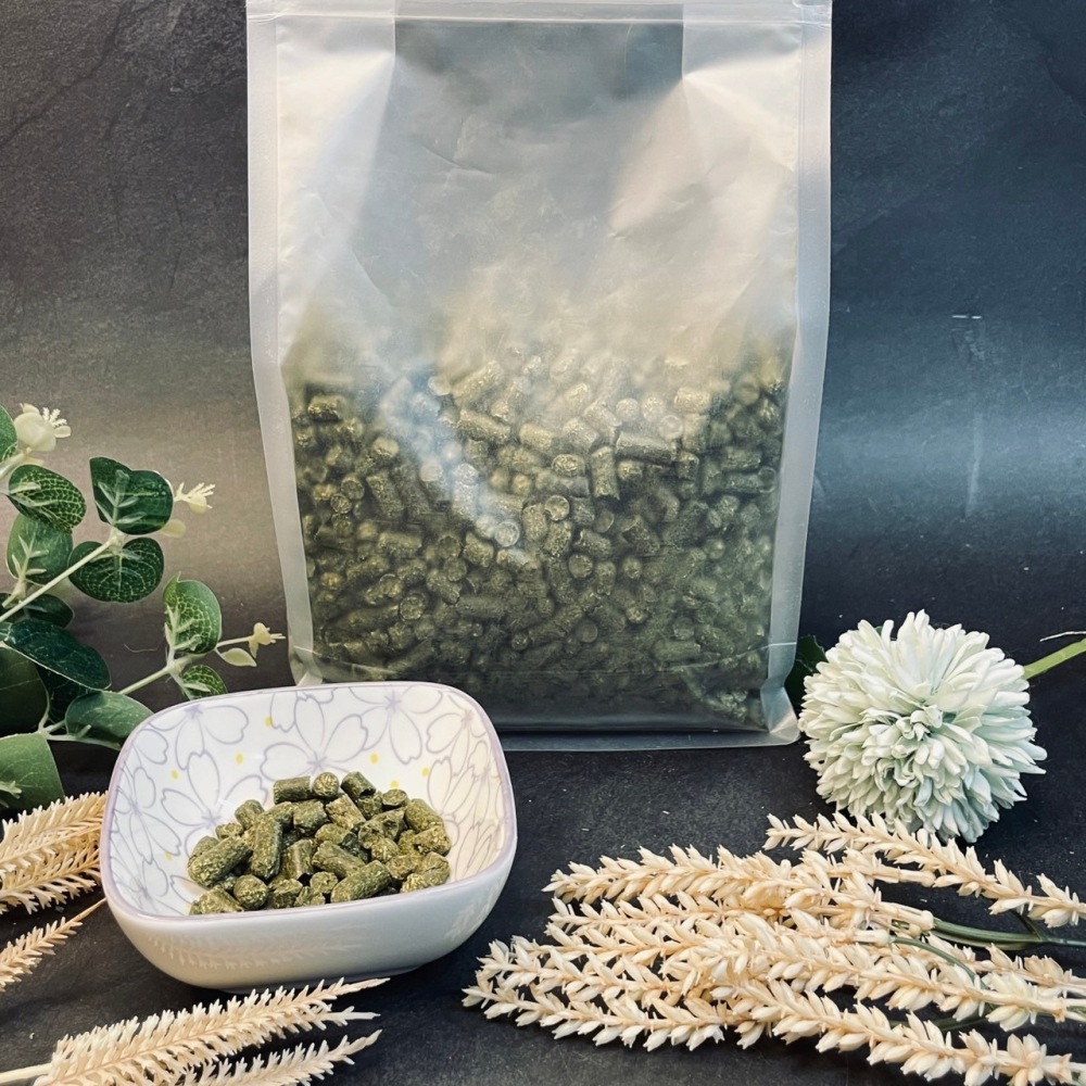 加拿大精苜蓿草粒 500g 1000g 牧草飼料 日曬草粒 小寵食物 兔子 天竺鼠 黃金鼠 倉鼠-細節圖2