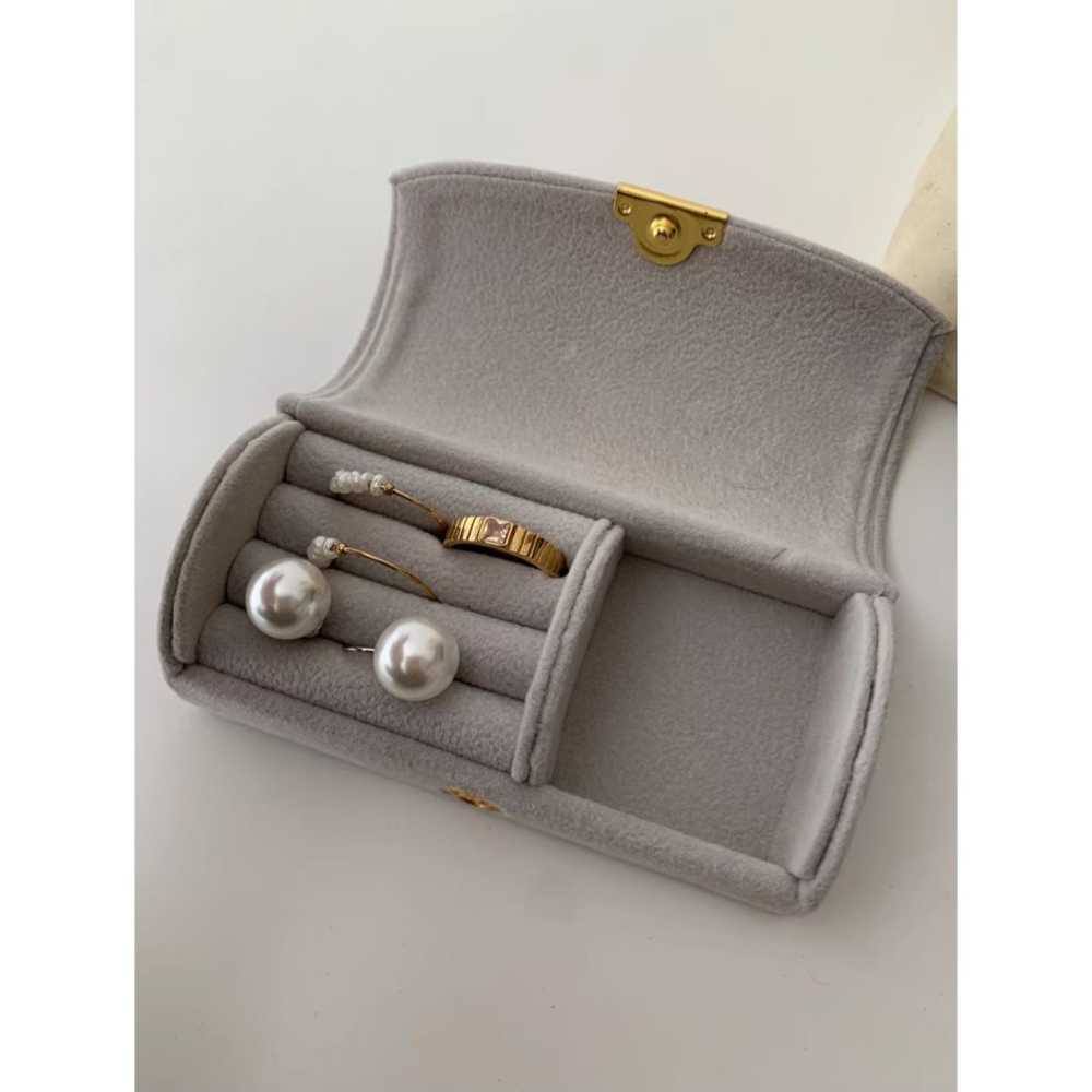 ⚡️24ʜ出貨⚡️迷你首飾盒 復古首飾盒 復古飾品盒  外出飾品盒  飾品收納盒 隨身飾品收納 耳環盒 項鍊盒 手鍊盒-細節圖4