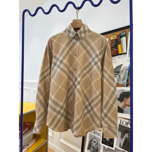 博柏利 Burberry 2024最最最新款🆕專櫃同步上新➕格子襯衣🤩 尖領襯衫，選用棉質斜紋面料打造💫裝飾精紡