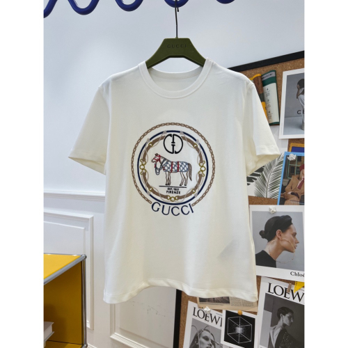 古馳 Gucci 2024Ss新品🆕 馬術刺繡T恤🐎 新推系列將互扣式雙G標識巧妙融入設計，塑就一系列充滿復古風情