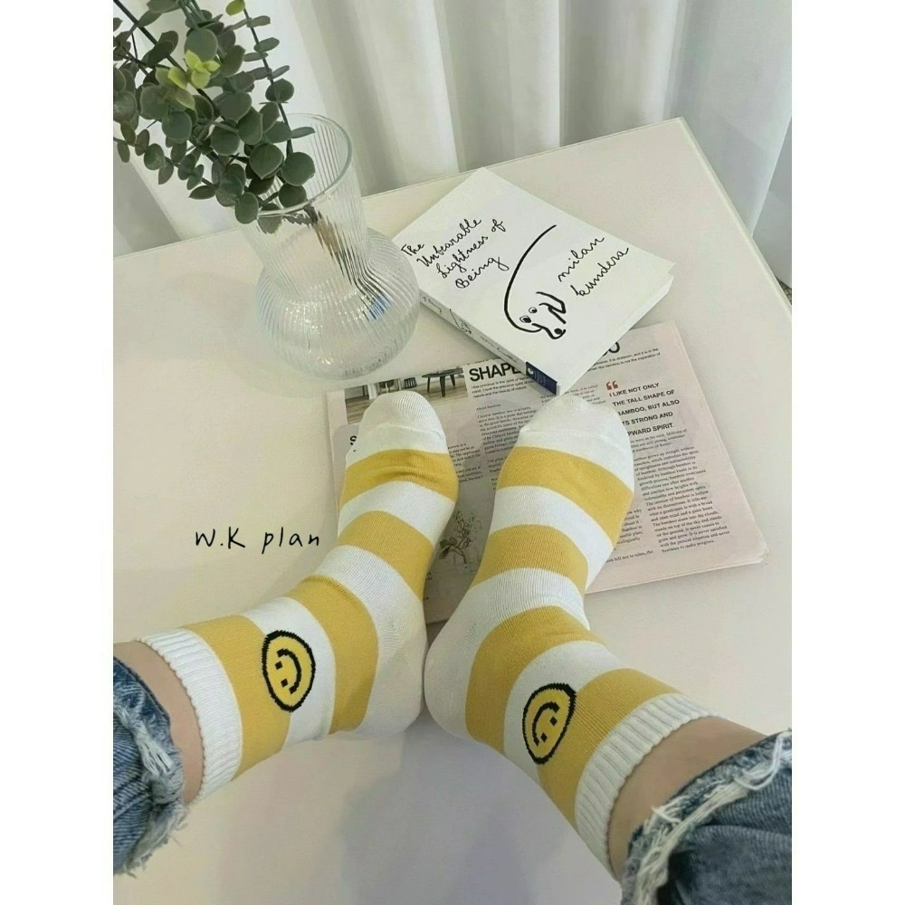 【W.K】韓國2024春季新款 笑臉表情中筒襪-細節圖4