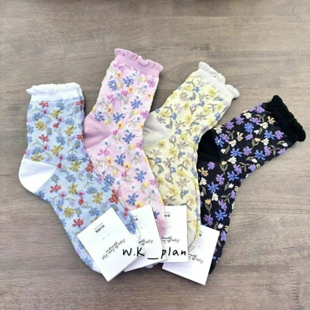 【W.K】韓國木耳邊小花中筒襪-細節圖2