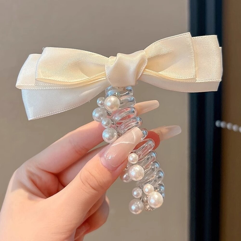 白色蝴蝶結+白珠