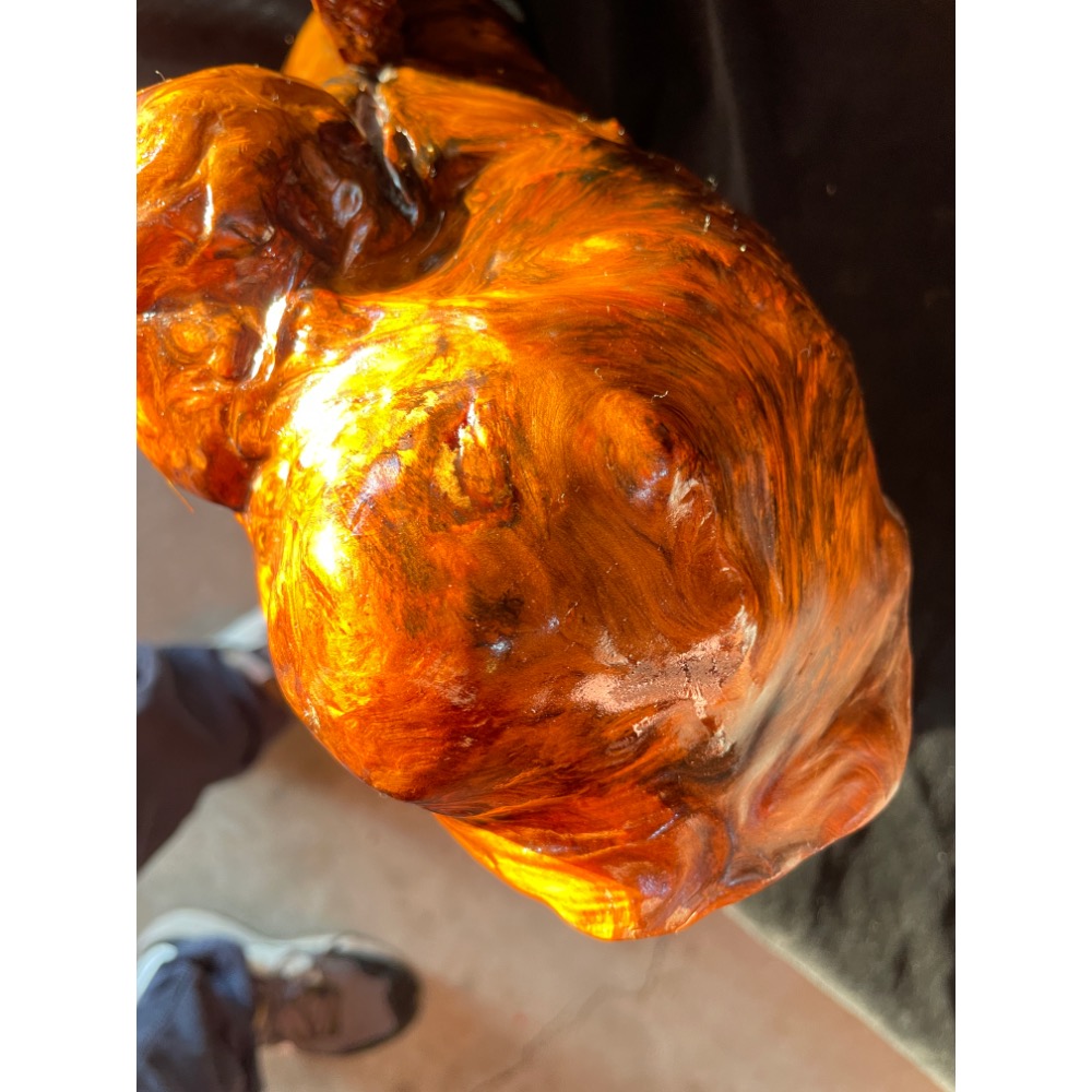 《台灣》外型天雕藝 台灣黃檜釘仔瘤 全是健康釘 一刀切的頂級瘤品 搭配台灣紅檜鳳尾瘤檯座 極為豪華 早期才有這麼奢侈-細節圖3