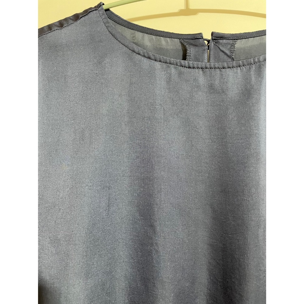 專櫃MK微緞面感藍色連袖短版上衣/二手/38號-細節圖6