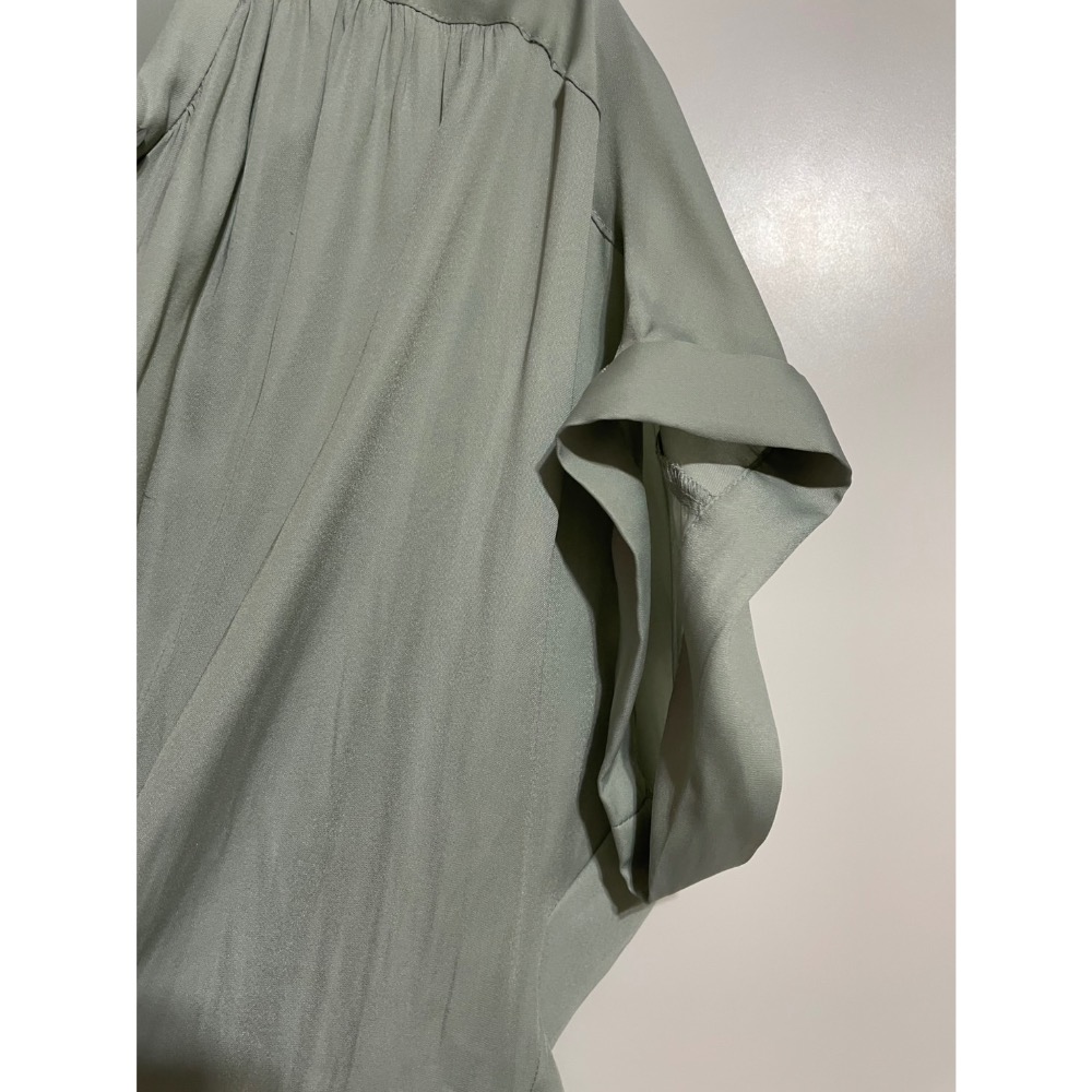 專櫃MK草綠色長版柔軟連袖襯衫/二手/38號-細節圖4