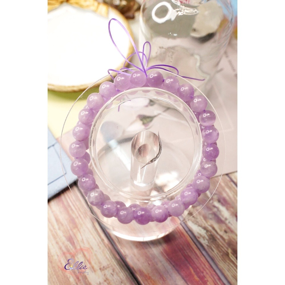 《愛莉輕寶石》水晶手鍊  紫鋰輝  7.7mm  天然水晶 (隨機出貨.不挑款)KUN005-細節圖3