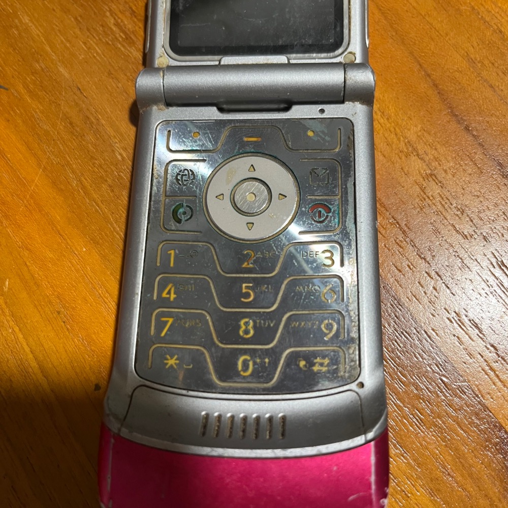 MOTOROLA V3 手機空機 故障品 二手機 維修機 樣品機 故障機 殺肉機 料機 不開機 零件機 整台賣 報廢機-細節圖3