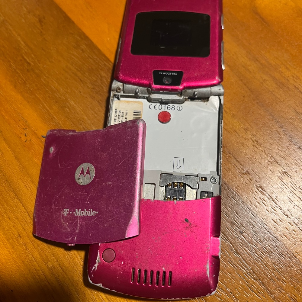 MOTOROLA V3 手機空機 故障品 二手機 維修機 樣品機 故障機 殺肉機 料機 不開機 零件機 整台賣 報廢機-細節圖4