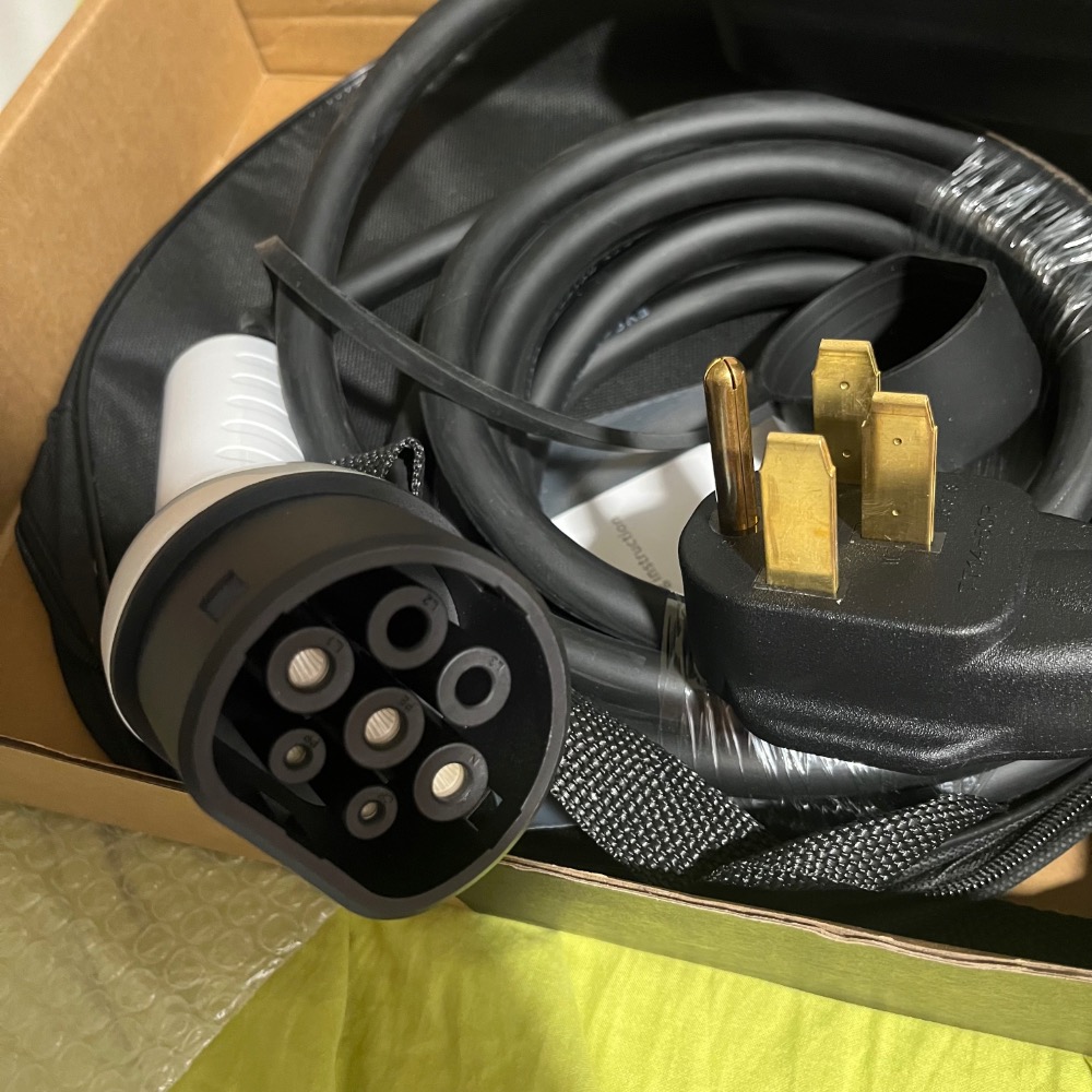 ccs2、ccs1、j1772 電壓220v 16A 14-50頭-3500$
