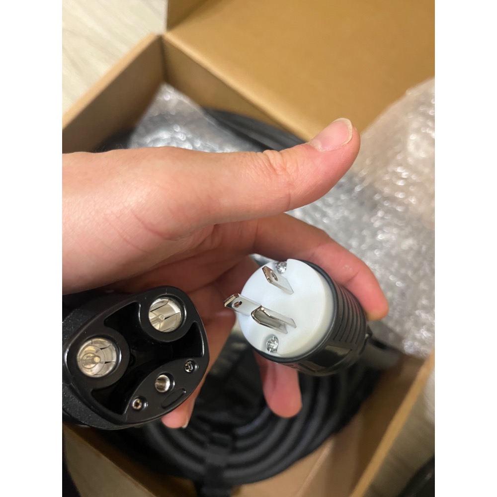 TPC 電壓220v 16A 冷氣T型-3600$