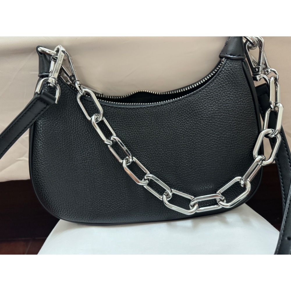 二手 Michael Kors （小）金屬鍊帶荔枝紋皮革手提肩背斜背包(黑)-細節圖2