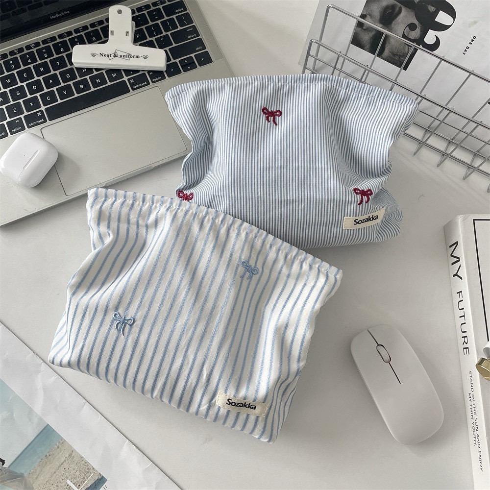 格紋藍色系刺繡小花蝴蝶結化妝包5款-細節圖3