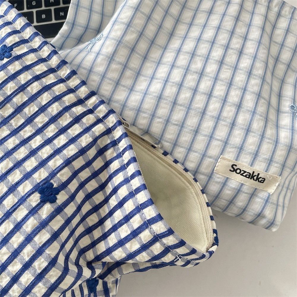 格紋藍色系刺繡小花蝴蝶結化妝包5款-細節圖6