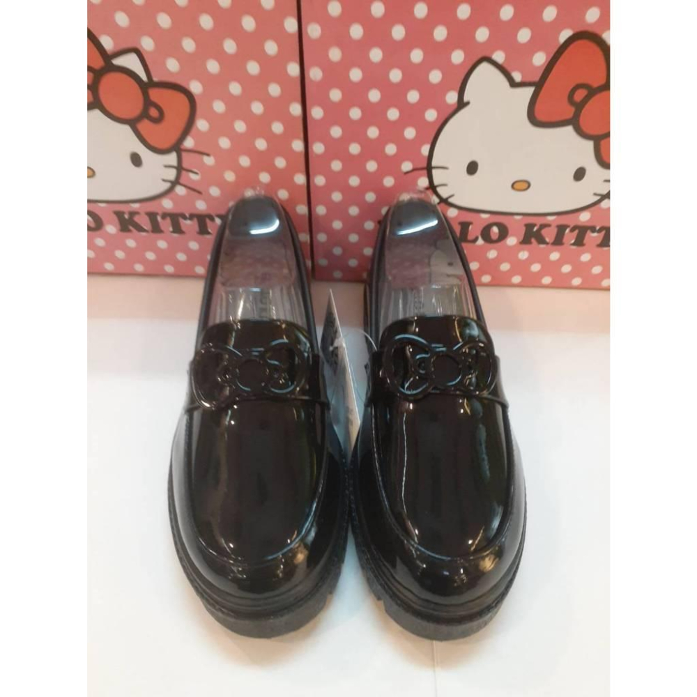 [kikishoes]HELLO KITTY蝴蝶結鞋扣💕衣領結造型😍輕量漆皮❤樂福鞋👀素面學生皮鞋-黑色-台灣製表演鞋-細節圖2