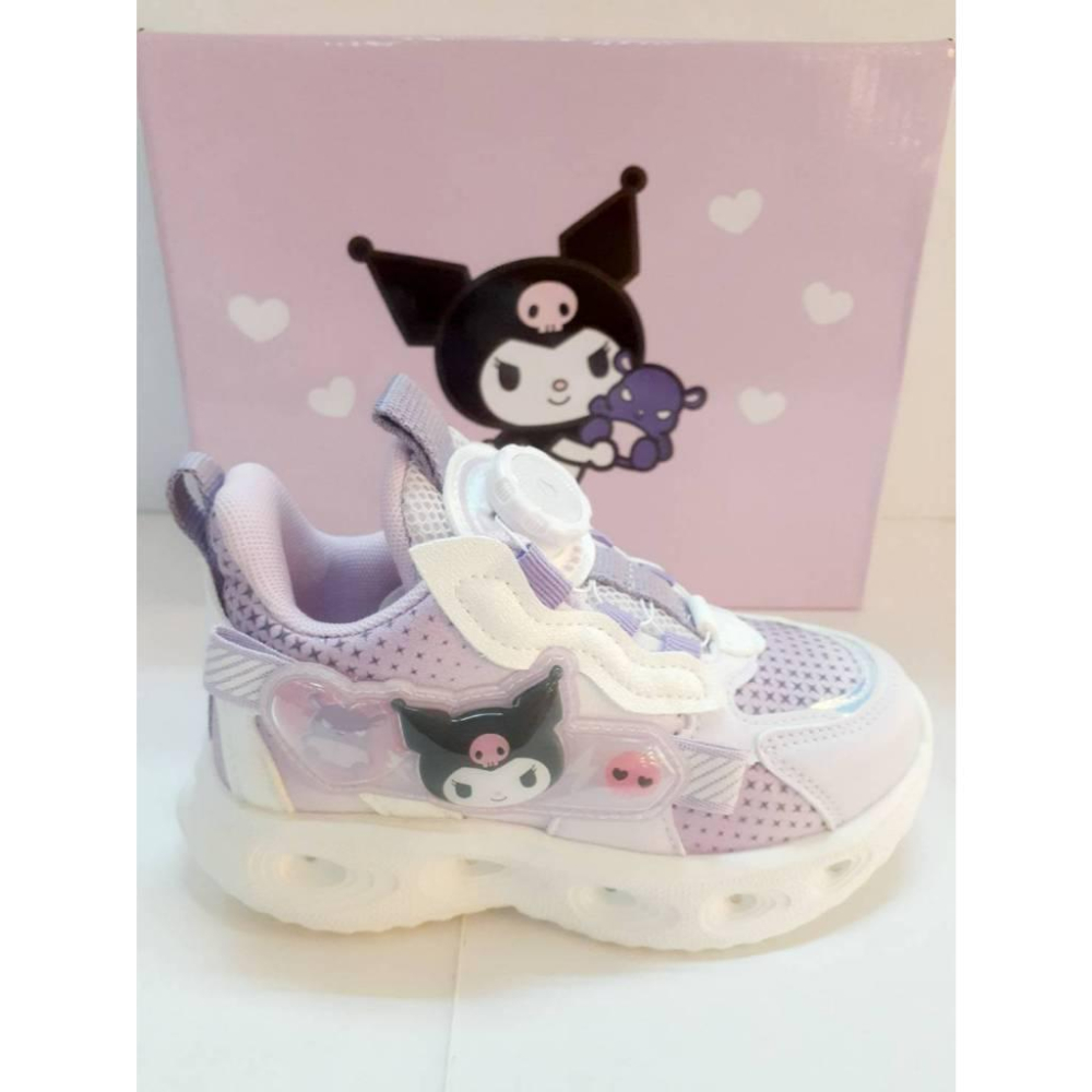 [kikishoes]三麗歐正版酷洛米兒童鞋電燈運動鞋 LED閃亮輕量減壓抗菌防臭吸震-粉紫色 旋轉式鬆緊調整腳背穿脫-細節圖2