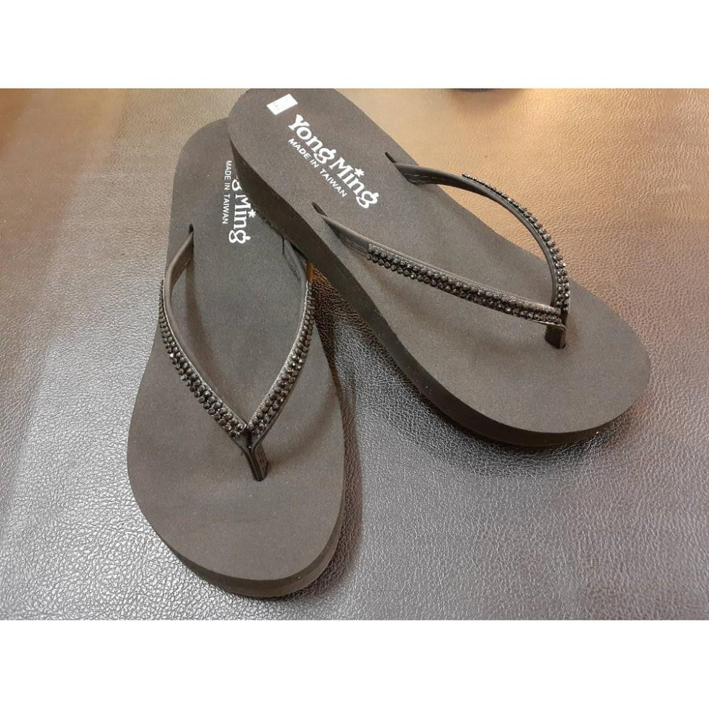 [kikishoes]哈韓版個性夾腳涼鞋拖鞋黑鑽白鑽色厚底夾腳鞋輕量夾腳鞋修飾腳背海灘鞋防水拖鞋台灣製性感夾腳鞋-細節圖2