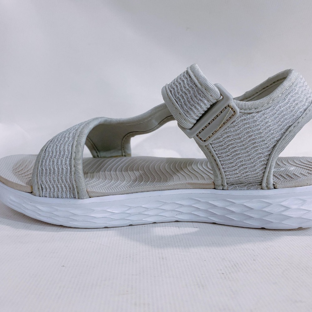 金英鞋坊 LOTTO樂得-義大利第一品牌 女款Q-LIGHT 極輕量織帶涼鞋 3379-銀 超低直購價390元-細節圖5