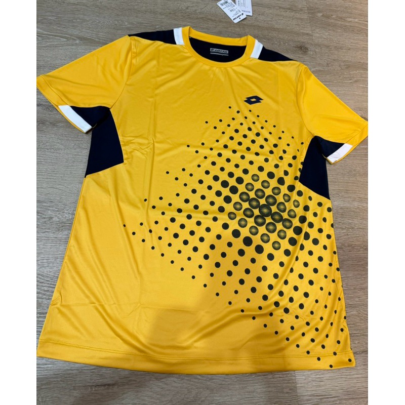 金英鞋坊~LOTTO樂得-義大利第一品牌南款專業網球T-SHIRT LT2173407KM-黃色-白色特價290元-細節圖5