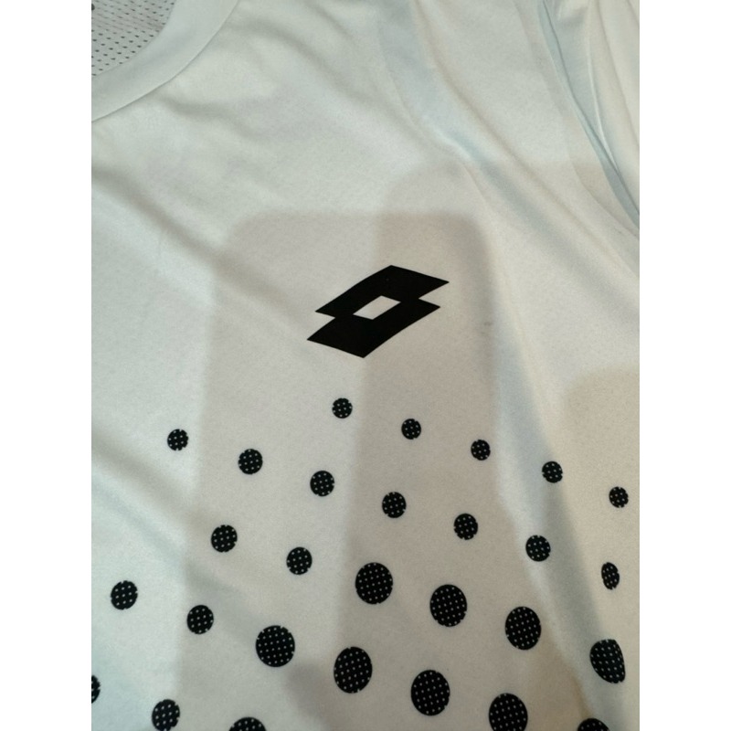 金英鞋坊~LOTTO樂得-義大利第一品牌南款專業網球T-SHIRT LT2173407KM-黃色-白色特價290元-細節圖8