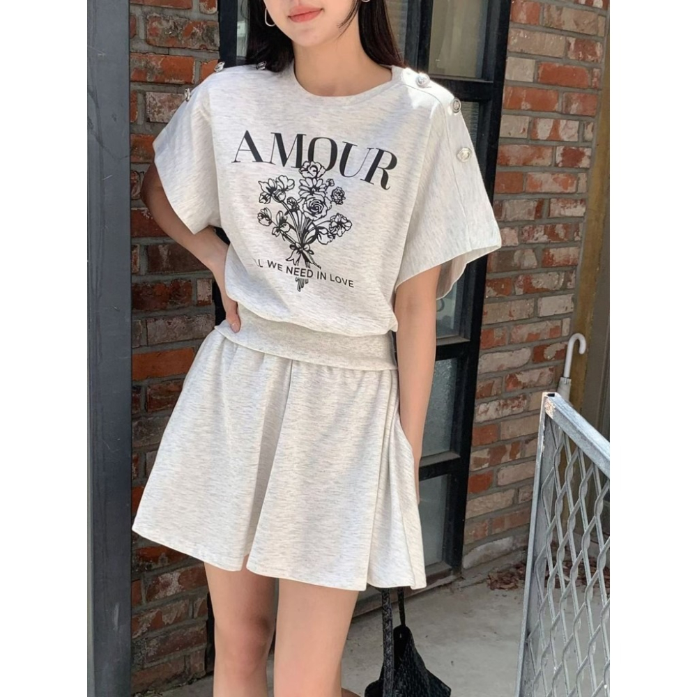 🇰🇷 𝔾𝕣𝕒𝕔𝕖 𝕊𝕥𝕦𝕕𝕚𝕠♡套裝♡ AMOUR花卉印花上衣+褲裙SET-細節圖4
