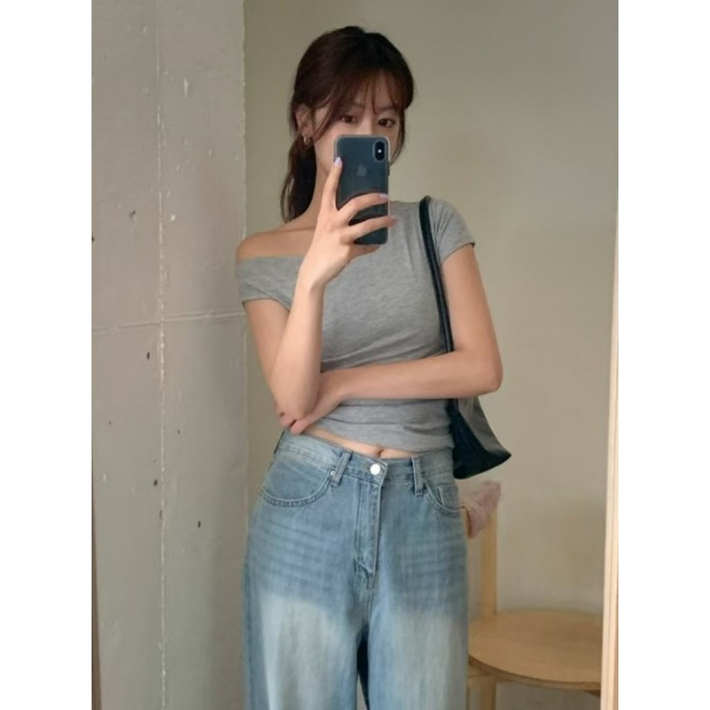 🇰🇷 𝔾𝕣𝕒𝕔𝕖 𝕊𝕥𝕦𝕕𝕚𝕠♡上衣♡不規則露肩素T-細節圖5