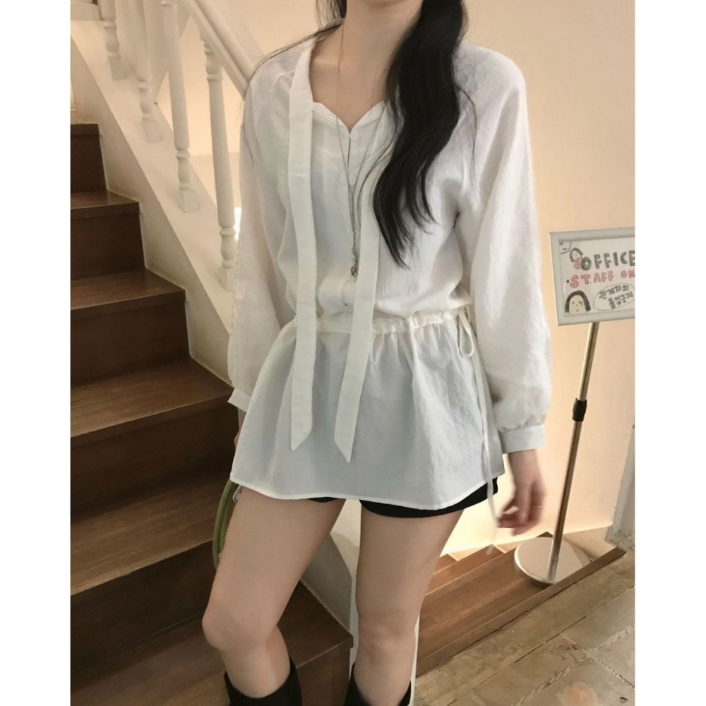 🇰🇷 𝔾𝕣𝕒𝕔𝕖 𝕊𝕥𝕦𝕕𝕚𝕠♡上衣♡排扣腰縮下傘氣質上衣-細節圖4