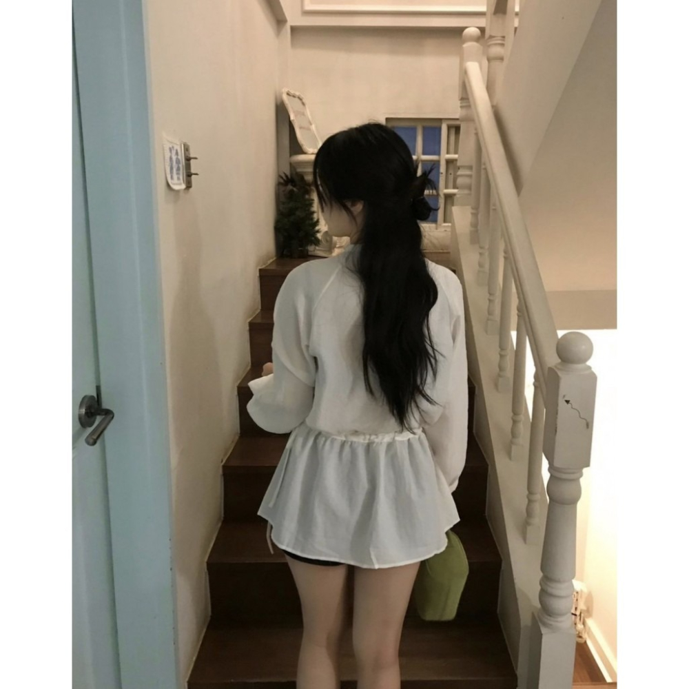 🇰🇷 𝔾𝕣𝕒𝕔𝕖 𝕊𝕥𝕦𝕕𝕚𝕠♡上衣♡排扣腰縮下傘氣質上衣-細節圖6