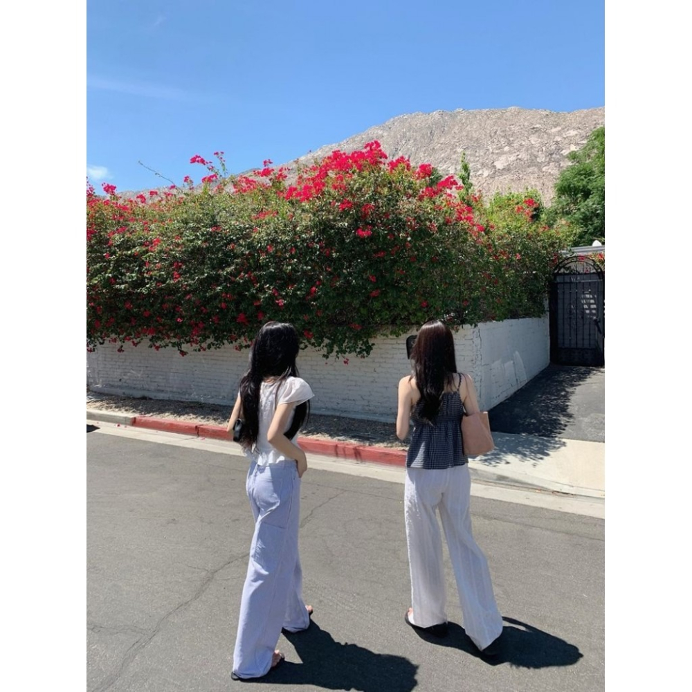 🇰🇷 𝔾𝕣𝕒𝕔𝕖 𝕊𝕥𝕦𝕕𝕚𝕠♡上衣♡清新v領吊帶背心-細節圖7