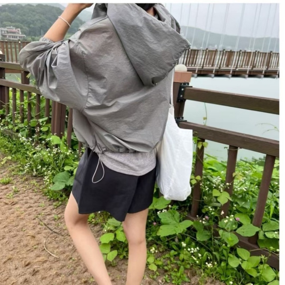 🇰🇷 𝔾𝕣𝕒𝕔𝕖 𝕊𝕥𝕦𝕕𝕚𝕠♡外套♡輕透連帽防曬外套-細節圖5
