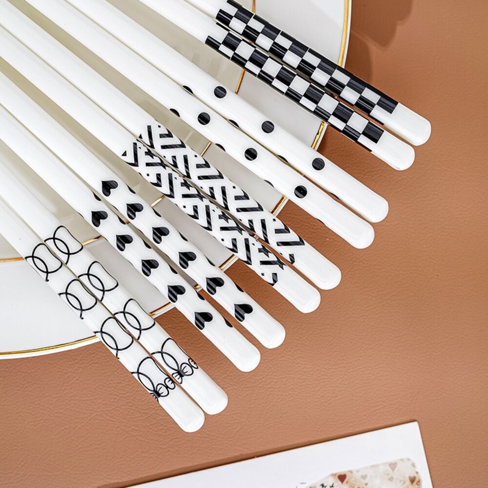 【實體店+發票】赫本風陶瓷餐筷組 陶瓷餐具 筷子湯匙飯匙 質感禮物 交換禮物 加厚硬殼禮盒 送禮-細節圖6