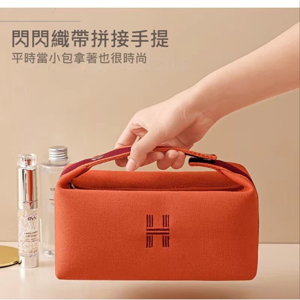 【實體店+發票】織帶手提帆布化妝包 便攜手提化妝包 字母簡約化妝包 大容量 收納包 送禮-細節圖6