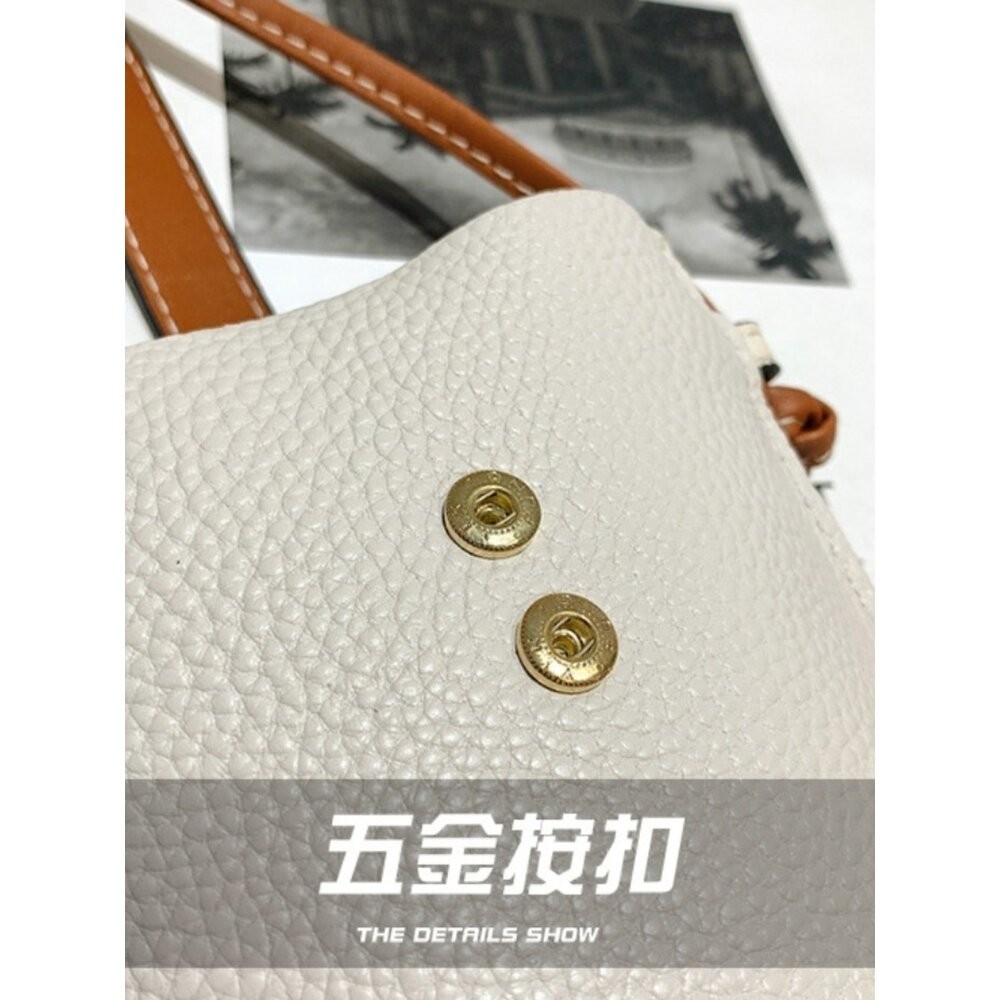 【實體店+發票】荔枝紋真皮氣質小方包 斜背包 頭層牛皮 手機包 側背包 女用單肩包 時尚優雅 送禮 送禮-細節圖9