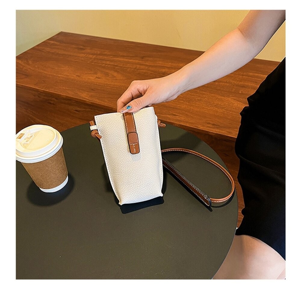 【實體店+發票】荔枝紋真皮氣質小方包 斜背包 頭層牛皮 手機包 側背包 女用單肩包 時尚優雅 送禮 送禮-細節圖11