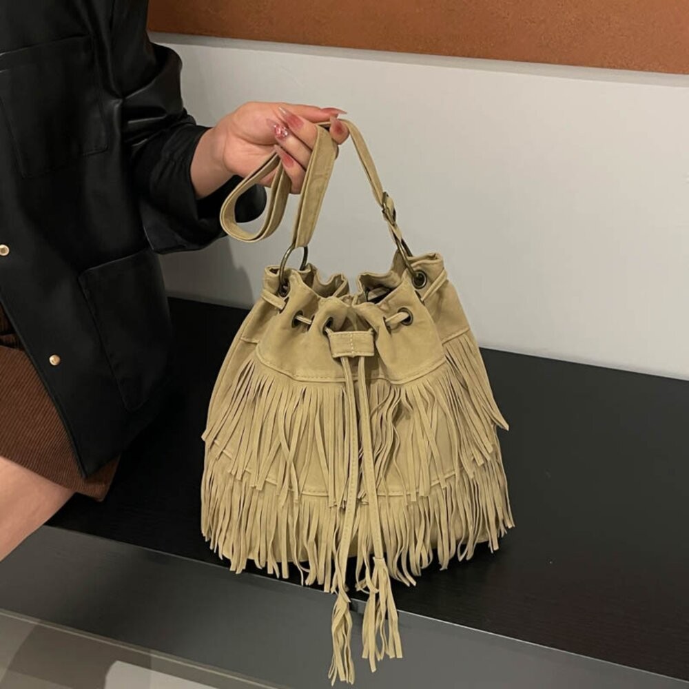 【台北士林*店面】簡約復古流蘇包 流蘇抽繩水桶包 斜背包 斜跨包 單肩包 女包 包包 新款 送禮-細節圖2