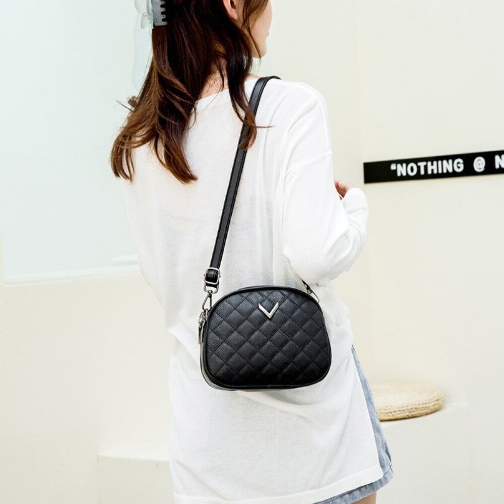 【實體店+發票】小香風真皮菱格紋單肩包 真皮女包  菱格繡線 小香風 大容量 單肩斜挎包 送禮-細節圖3