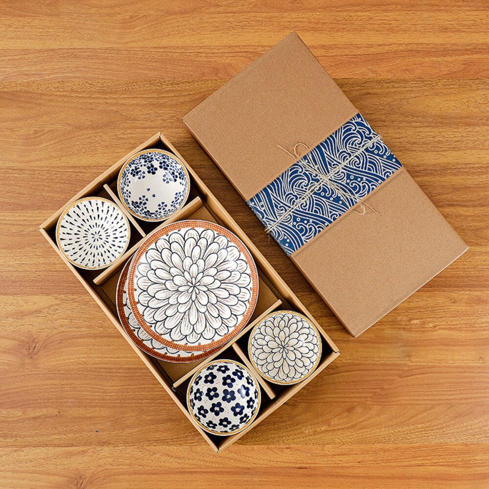 【實體店+發票】日式陶瓷碗盤套裝禮盒 復古小花四碗二盤 日式陶瓷餐具 高檔家用餐碗 商務禮品 復古花紋 送禮-規格圖6
